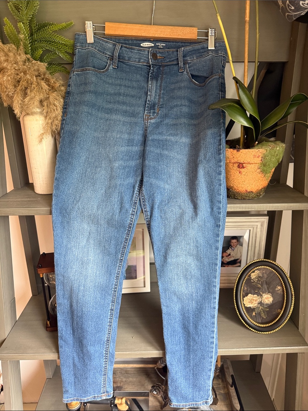 Old Navy Women's Skinny Jeans in Medium Blue